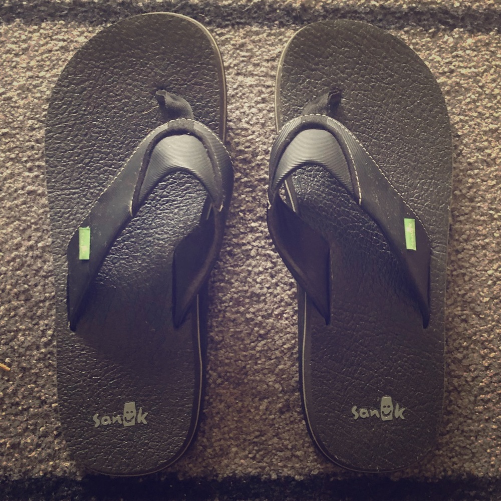Sanuk flip-flops size 9 1/2